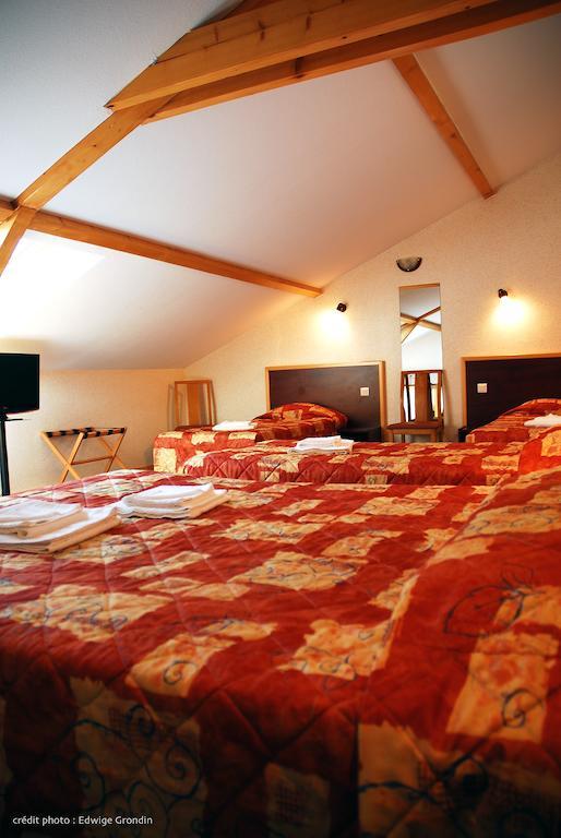 Les Hirondelles Hotel Orcines Room photo
